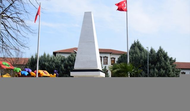 Arnavutluk'ta 18 Mart Şehitleri Anma Günü ve Çanakkale Deniz Zaferi programı düzenlendi