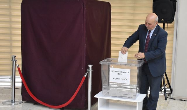 BİLECİK - Bilecik Belediye Başkan Vekilliğine Muharrem Tüfekçioğlu seçildi