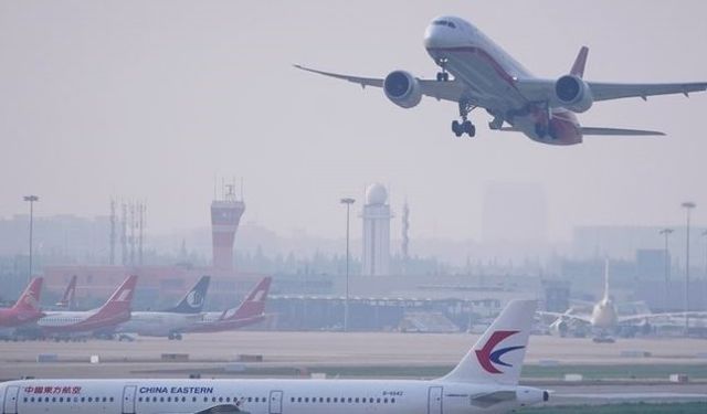 Son Dakika! Çin'de içerisinde 133 yolcu taşıyan uçak düştü