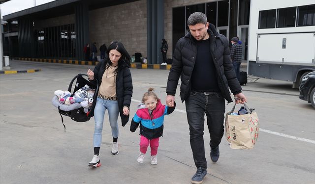 EDİRNE - Ukrayna'dan tahliye edilen 47 Kırım Tatar Türkü daha Türkiye'ye getirildi