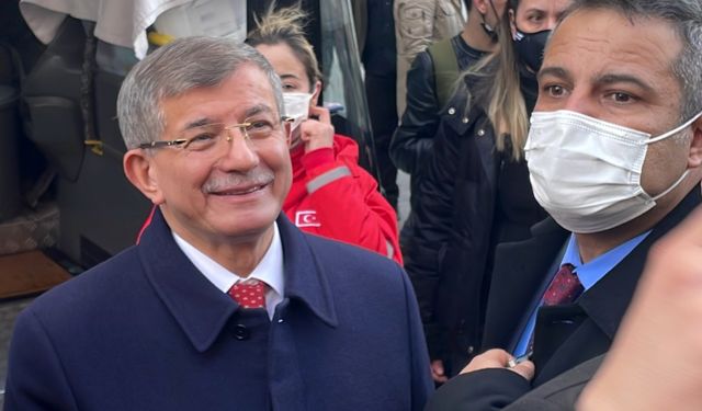 Gelecek Partisi Genel Başkanı Davutoğlu, İzmir'de ziyaretlerde bulundu