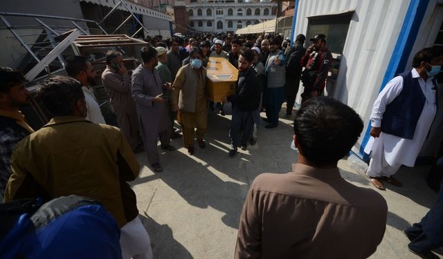 GÜNCELLEME - Pakistan'da Şiilere ait camiye bombalı saldırıda 45 kişi öldü