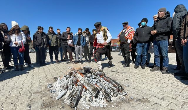 Isparta'da Nevruz Bayramı üniversitede kutlandı