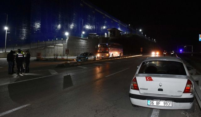 Kırıkkale'de yolcu otobüsü ile otomobilin çarpıştığı kazada 5 çocuk yaralandı