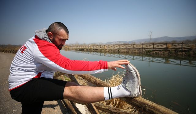 Milli boksör Ali Eren Demirezen, dünya şampiyonluğu için "Termal Köy"de çalışıyor