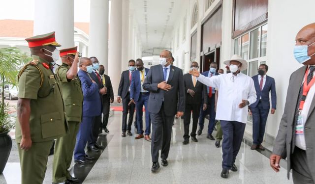 Sudan ve Uganda liderleri, bölgelerindeki gelişmeleri görüştü