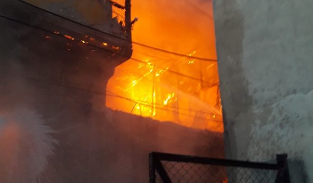 Tarsus’ta evde çıkan yangın söndürüldü
