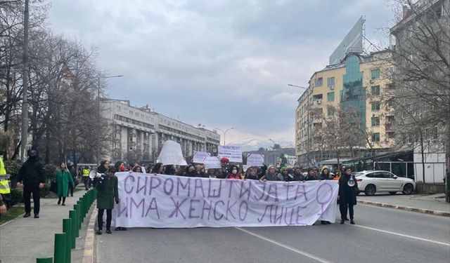 ÜSKÜP - Kuzey Makedonya'da 8 Mart Dünya Kadınlar Günü nedeniyle yürüyüş düzenlendi