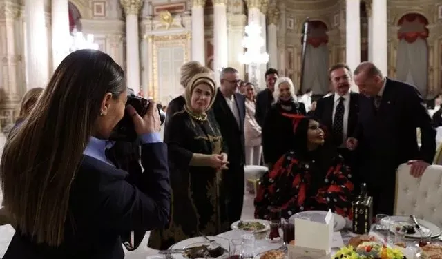 Hülya Avşar'ın Cumhurbaşkanlığı iftarındaki hallerine tepki