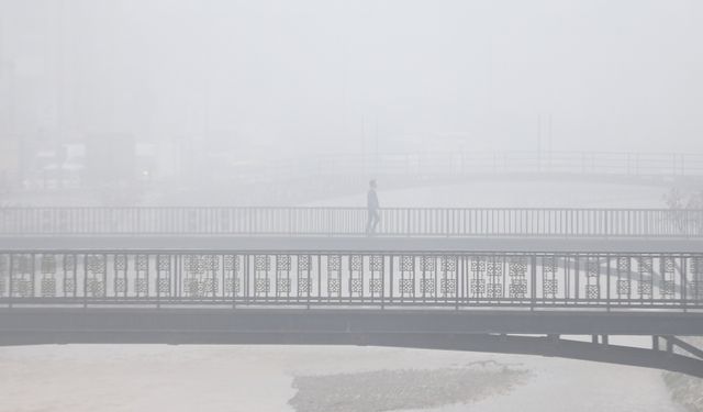 Anadolu Otoyolu'nun Düzce kesiminde sis etkili oluyor