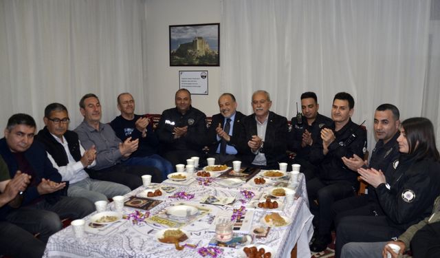 Aydın'da "kavga ihbarına" giden polislere sürpriz kutlama