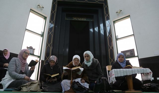 Bosna Hersek'in ramazan geleneği "kadınlar mukabelesi" devam ediyor