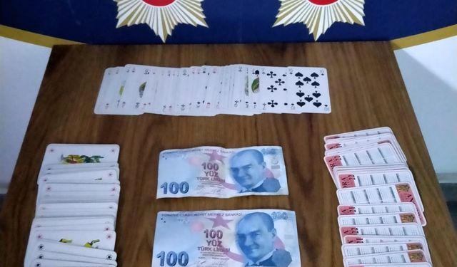 Bursa'da kumar oynandığı belirlenen kıraathanelere baskın düzenlendi