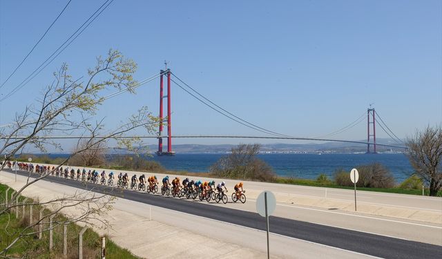 ÇANAKKALE - 57. Cumhurbaşkanlığı Türkiye Bisiklet Turu - Turun 6. etabını Caleb Ewan kazandı (3)