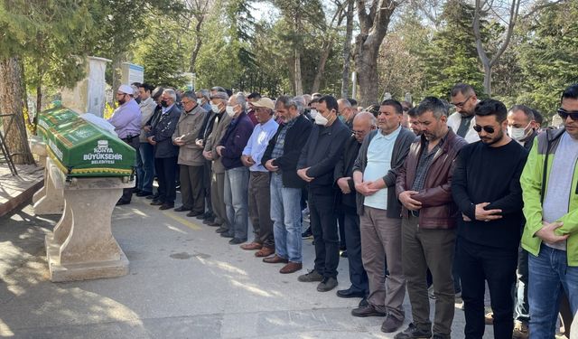 Denizli'de silahlı saldırıda hayatını kaybeden doktorun cenazesi Konya'da defnedildi