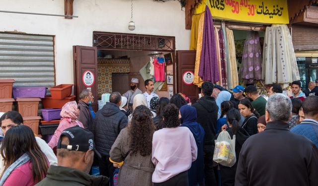 Fas’ta Kovid-19 kısıtlamalarının kaldırılmasının ardından çarşılarda ramazan hareketliliği yaşanıyor