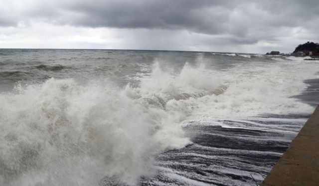 Karadeniz ile Marmara Denizi'nde fırtına bekleniyor