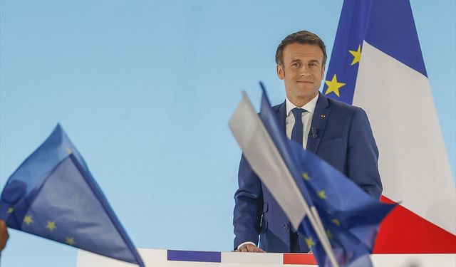 Fransa'da cumhurbaşkanı seçimini kaybeden adaylardan Macron için oy çağrısı