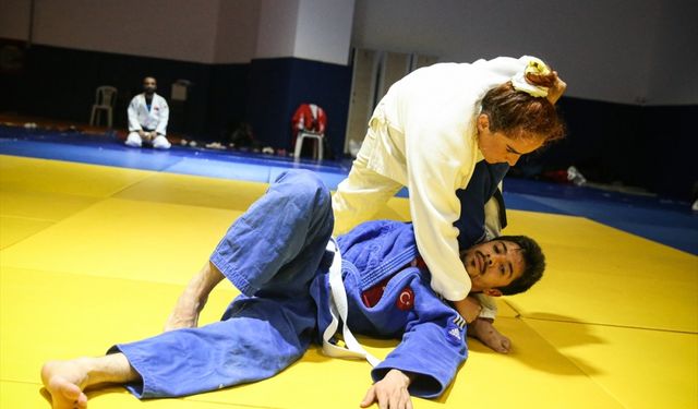 Görme Engelli Judo Milli Takımı, Mersin'de kampa girdi