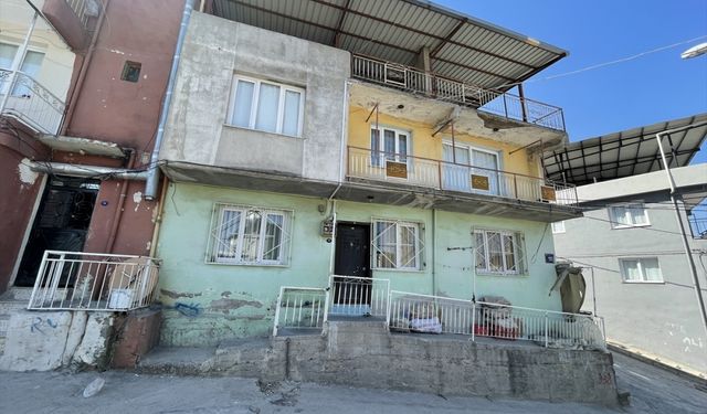 GÜNCELLEME - İzmir'de 22 yaşındaki kadın eski eşi tarafından boğularak öldürüldü