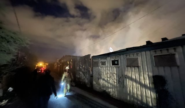 GÜNCELLEME - Ümraniye'de geri dönüşüm tesisinde yangın