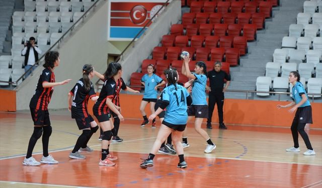 Hentbolda Küçük Kadınlar Türkiye final müsabakaları, Kahramanmaraş'ta başladı
