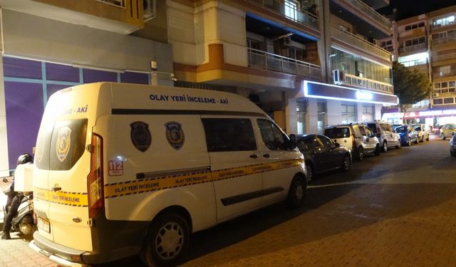 İzmir'de miras nedeniyle tartışan iki kardeşten biri silahla yaralandı