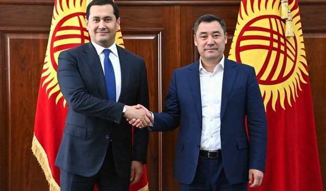 Kırgızistan Cumhurbaşkanı Caparov, Özbekistan Başbakan Yardımcısı Umurzakov'u kabul etti