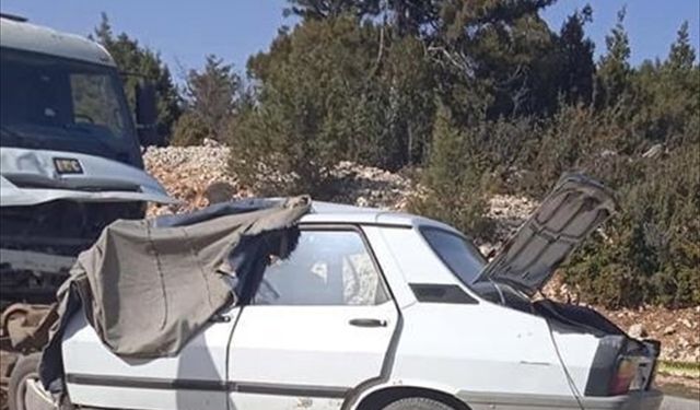 Mersin'de kamyonla otomobilin çarpışması sonucu bir kişi öldü