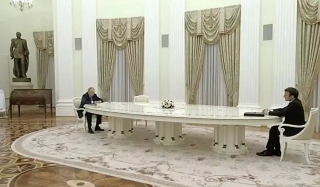 Putin'in masası tekrar ortaya çıktı: Masanın fiyatı gündem oldu