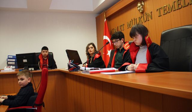 Zonguldak'ta "özel çocuklar" temsili mahkeme heyeti oldu