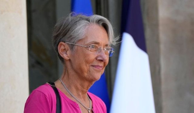 Fransa'da kadın başbakan! 30 yılı aşkın süredir ilk kez seçildi