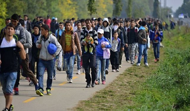 Binlerce düzensiz göçmen sınır dışı edildi!