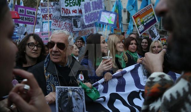 Arjantin'in başkentinde binlerce kişi kadın cinayetlerine karşı yürüyüşe katıldı