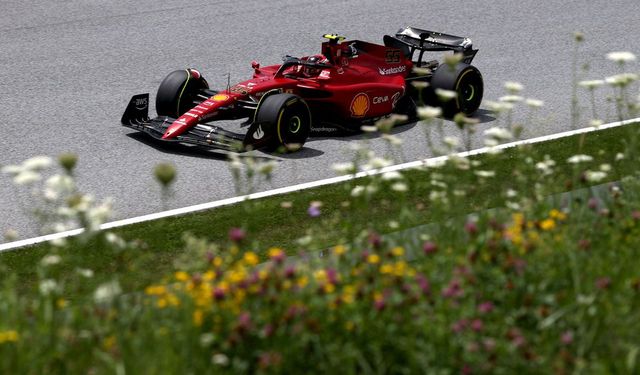 Sainz, Avusturya'daki son antrenmanda Leclerc'i geçti