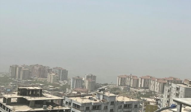 Şırnak'ta toz taşınımı etkili oldu