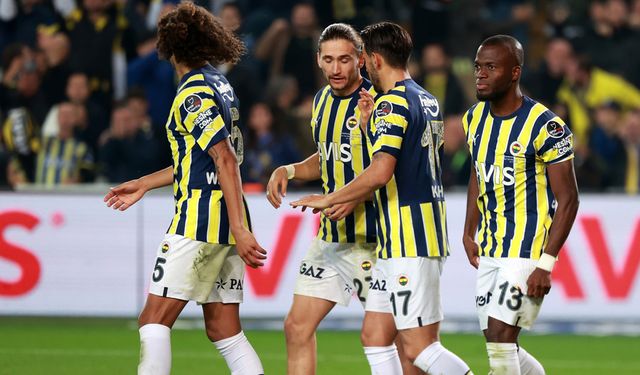 Fenerbahçe 10 kişiyle Sivas'ı yendi