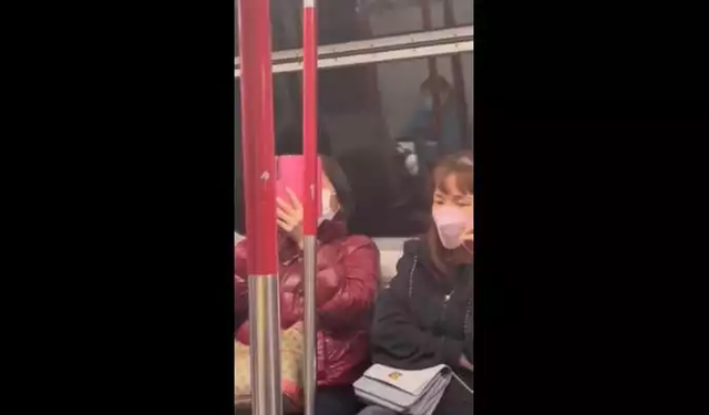 Metroda skandal görüntüler! Genç kadın +18 videolar izlerken yakalandı