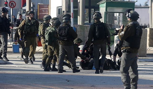İsrail 70 Filistinliyi gözaltına aldı