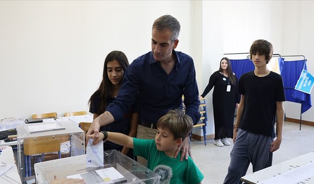 Yunanistan'da yerel seçimlerin 2'inci turunda iktidar partisi umduğunu bulamadı