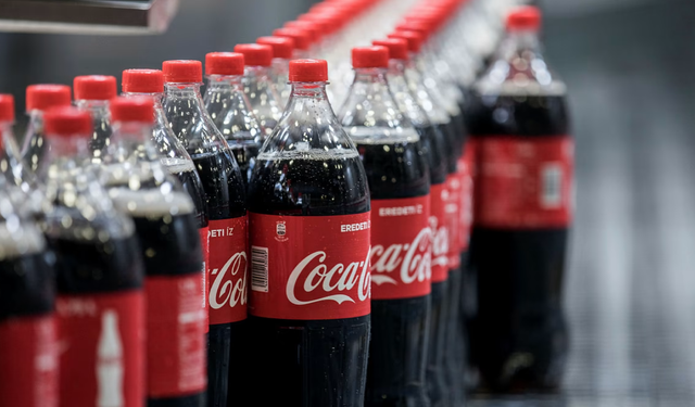 Coca Cola zehirlenme vakaları nedeniyle raftan çekiliyor!