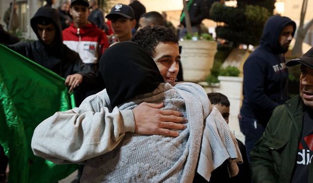 Filistinli 33 çocuk ve kadın esir serbest bırakıldı!
