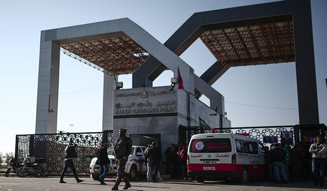 Refah Sınır Kapısı kapatıldı: Gazze'ye yardımlar durduruldu!