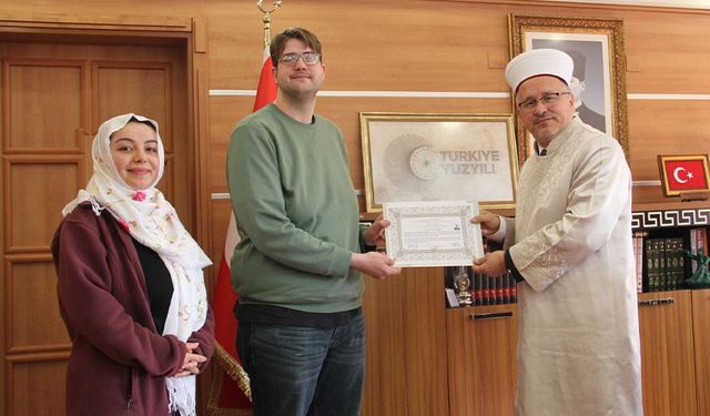 Türk'le evlenen ABD vatandaşı Müslüman oldu