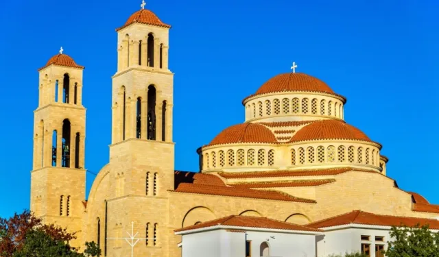Manastırda kadına şiddet: Güney Kıbrıs'ta yaşanan olay tepki çekti