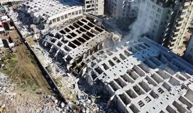Depremde yıkılan Rönesans'ın enkazında halen kayıp olan 54 kişi aranılacak