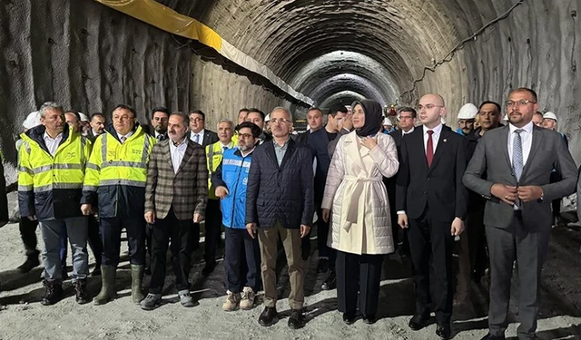 Bakan Uraloğlu 'Ankara-İzmir Hızlı Tren Hattı' için tarih verdi