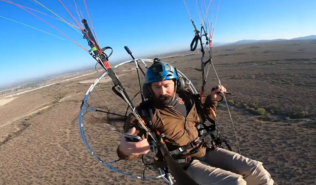 Paramotor ile sürat denemesi yapan pilot youtuber 25 metreden yere düştü! Siri ile yardım çağırdı