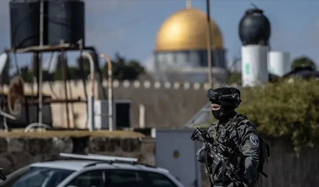 İsrail polisinden sabah saatlerinde Mescid-i Aksa'ya saldırı