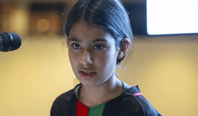 10 yaşındaki küçük kız, Gazze'deki çocuklar için 8 bin sterlin bağış topladı